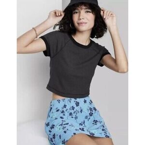 Women's Short Sleeve T-Shirt Wild Fable Size S Black Ribbed Cropped Hematite. B